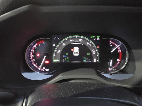 Used 2019 Toyota RAV4 Limited image 12