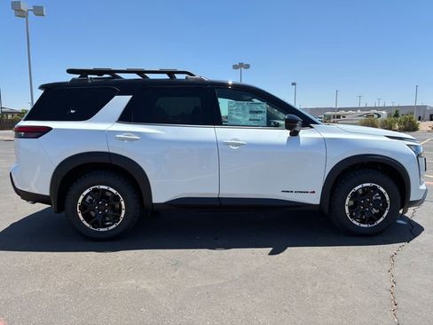 New 2026 Nissan Pathfinder Rock Creek w/ Rock Creek Premium Package AWD/4WD image 7