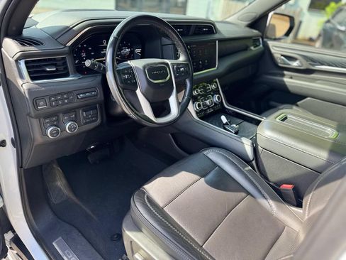 Used 2022 GMC Yukon XL Denali w/ Denali Premium Package AWD/4WD image 14