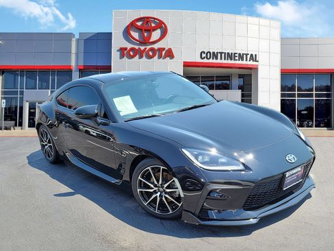 Used 2025 Toyota GR86 w/ ALL Weather Mat Package (TMS) RWD image 2