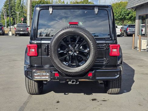 Used 2021 Jeep Wrangler Unlimited Sahara AWD/4WD image 4