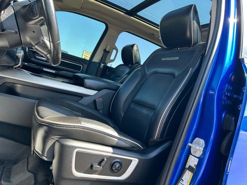 Used 2019 RAM 1500 Laramie AWD/4WD image 13