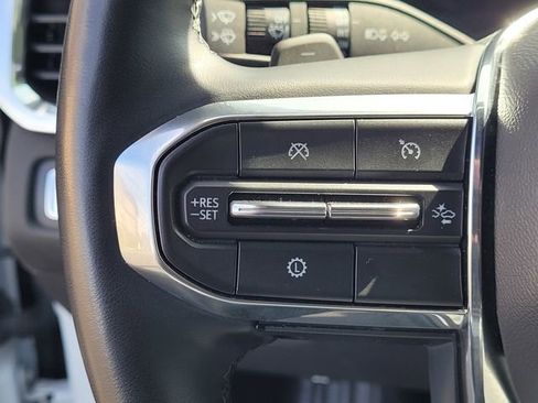 Used 2024 GMC Acadia Elevation image 15