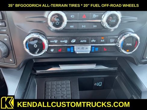 Used 2025 Ford F350 Lariat w/ Black Appearance Package AWD/4WD image 17