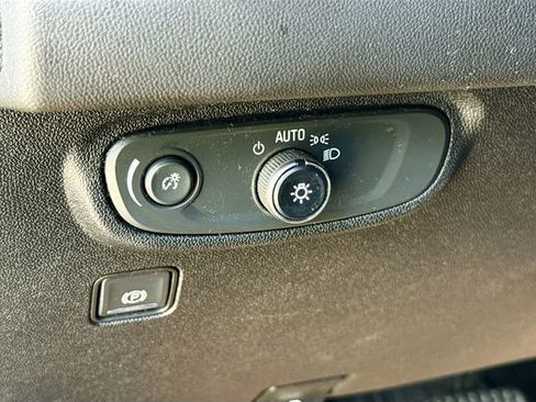 Used 2019 GMC Terrain SLE w/ Driver Convenience Package image 11