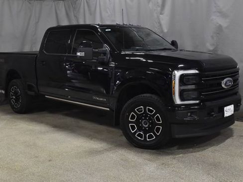 Used 2025 Ford F250 Platinum image 4