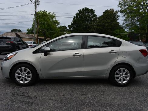 Used 2013 Kia Rio EX FWD image 3
