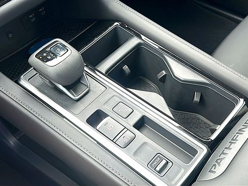 New 2026 Nissan Pathfinder SL FWD image 25