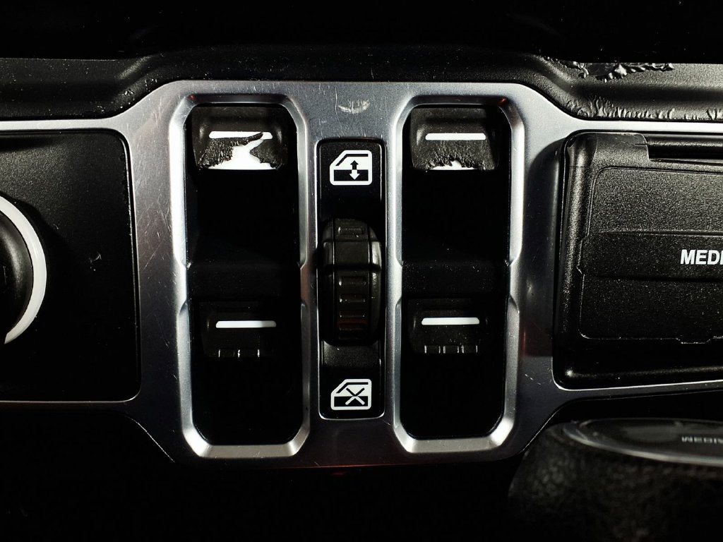 Used 2020 Jeep Wrangler Unlimited Sport S AWD/4WD image 25