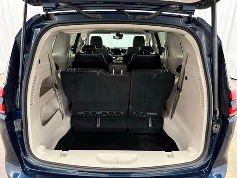 Used 2024 Chrysler Pacifica Limited FWD image 26