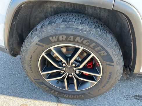 Used 2019 Jeep Grand Cherokee Trailhawk w/ Trailhawk Luxury Group AWD/4WD image 17