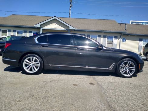 Used 2016 BMW 750i xDrive AWD/4WD image 5