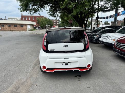 Used 2014 Kia Soul + FWD image 5