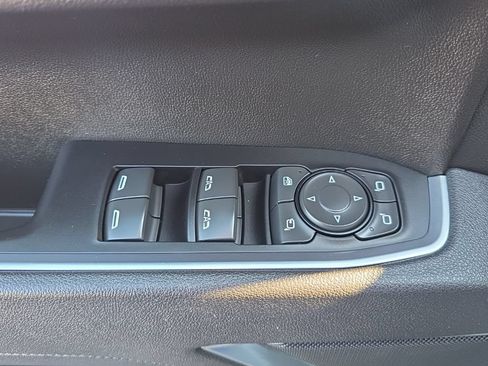 Used 2025 GMC Sierra 1500 SLT AWD/4WD image 21