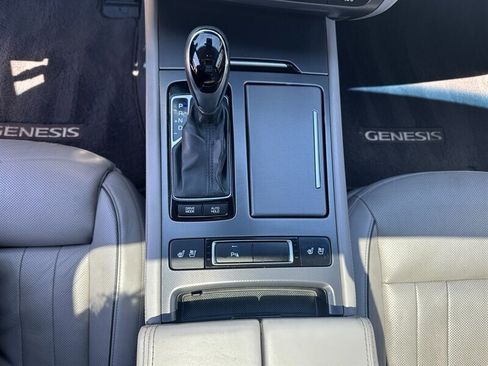Used 2015 Hyundai Genesis 5.0 RWD image 18