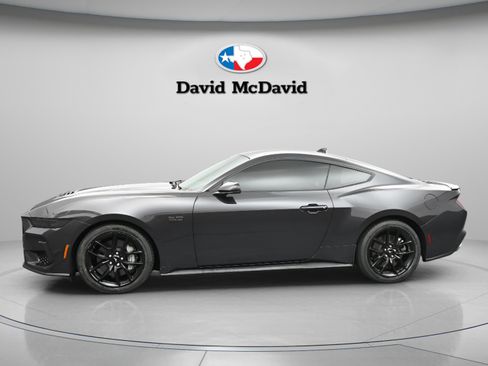 Used 2024 Ford Mustang GT Premium image 2