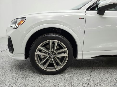 Used 2025 Audi Q3 2.0T Premium w/ Convenience Package AWD/4WD image 30