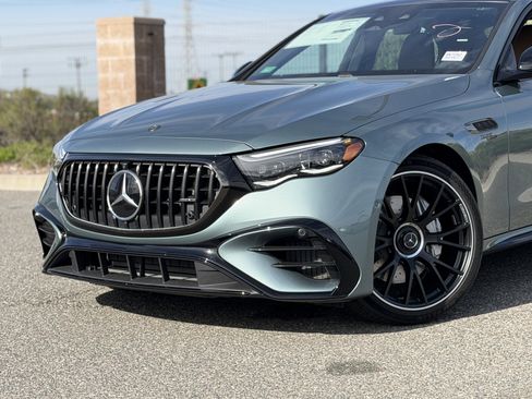 New 2026 Mercedes-Benz E 53 AMG e 4MATIC Sedan image 3