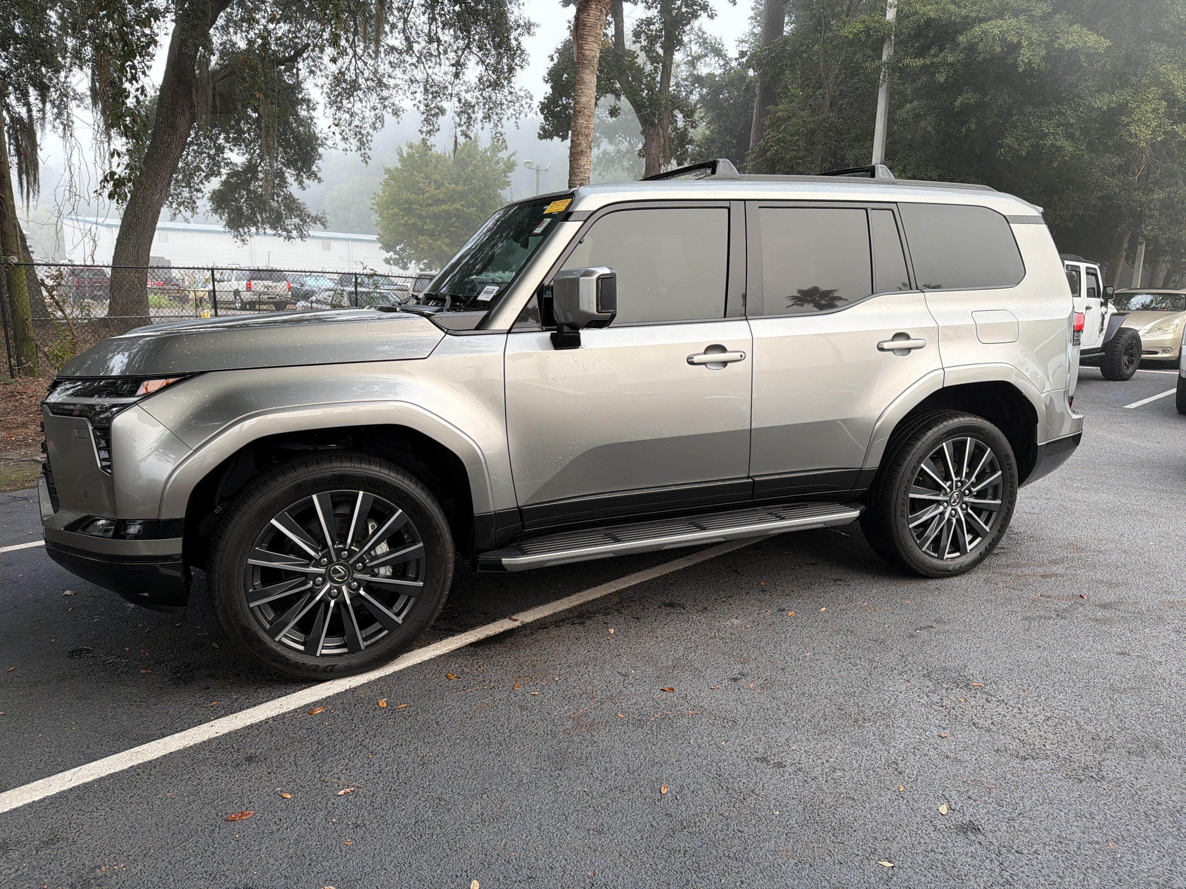 Used 2025 Lexus GX 550 w/ Cold Area Package AWD/4WD image 6