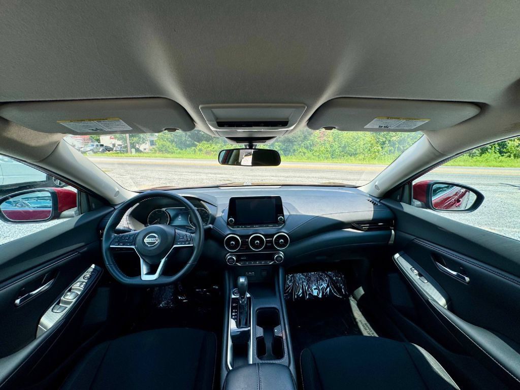 Used 2021 Nissan Sentra SV FWD image 11