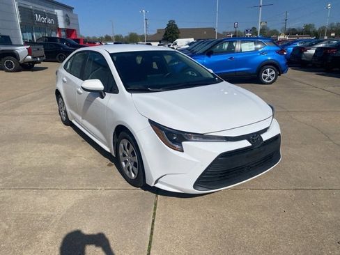 Used 2024 Toyota Corolla LE image 8