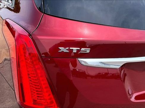 Used 2017 Cadillac XT5 FWD image 33