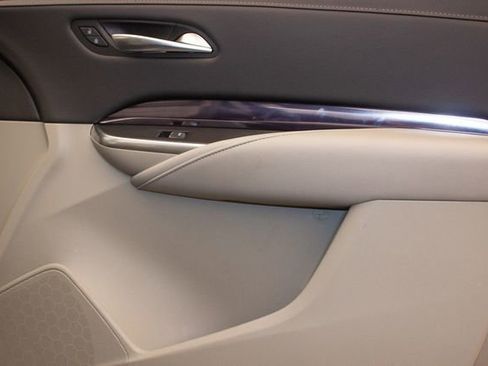 Used 2023 Cadillac XT4 Luxury w/ Cold Weather Package image 11