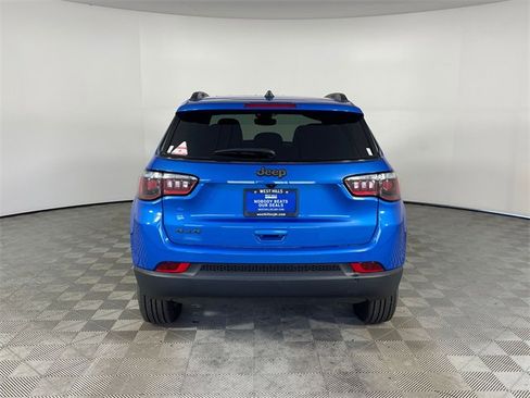 New 2025 Jeep Compass Latitude w/ Sun & Sound Group image 23