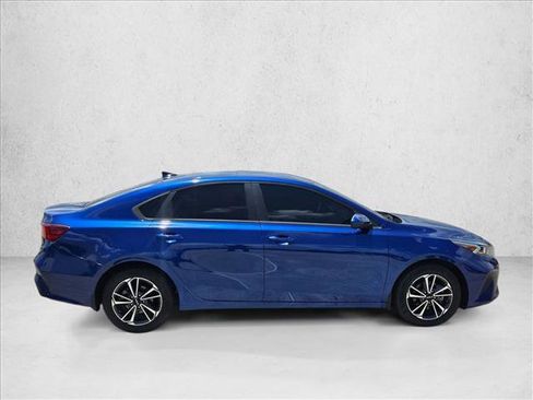 Used 2023 Kia Forte LXS FWD image 4