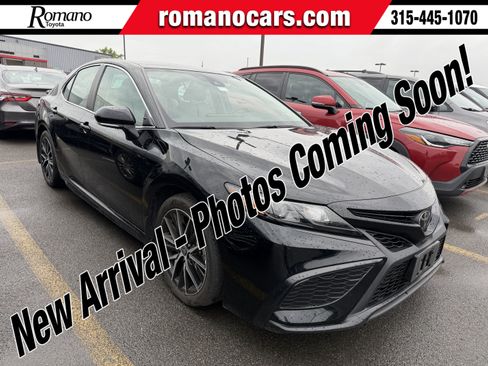 Used 2024 Toyota Camry SE AWD/4WD image 1