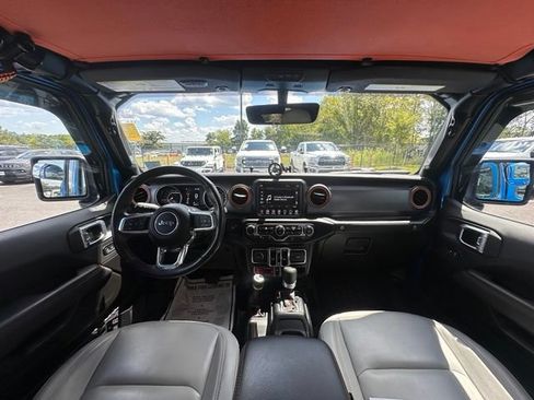 Used 2023 Jeep Gladiator Mojave w/ Cold Weather Group AWD/4WD image 2