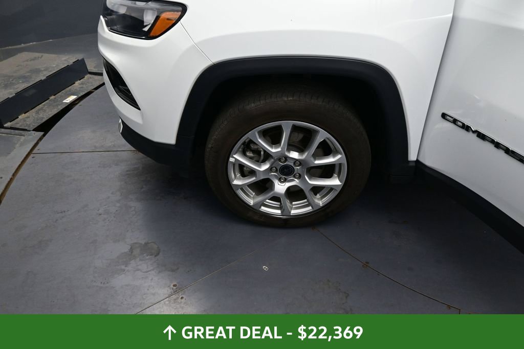 Used 2025 Jeep Compass Limited AWD/4WD image 14