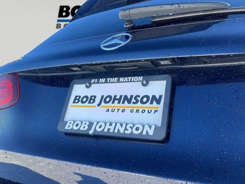 Used 2021 Mercedes-Benz GLC 300 4MATIC w/ Premium Package image 11