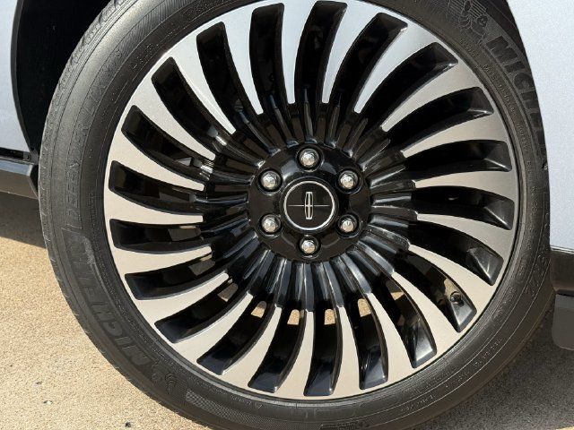 Used 2019 Lincoln Navigator L Black Label w/ Cargo Package AWD/4WD image 9