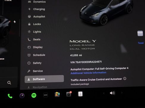 Used 2024 Tesla Model Y Long Range AWD/4WD image 33