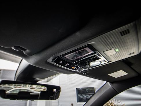 Used 2026 Volkswagen Atlas Cross Sport SE FWD image 33