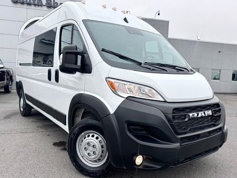 Used 2025 RAM ProMaster 2500 w/ Crew Van Package image 1