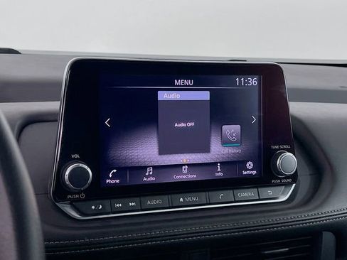 Used 2024 Nissan Rogue S image 15