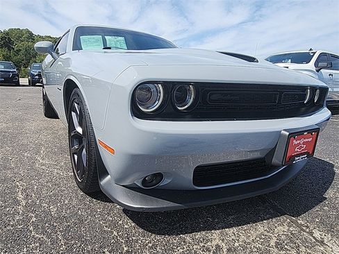 Used 2022 Dodge Challenger R/T w/ Blacktop Package image 11