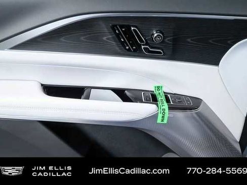 New 2026 Cadillac Lyriq Premium Luxury image 6