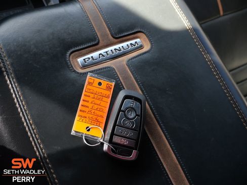 Used 2023 Ford F250 Platinum w/ FX4 Off-Road Package image 25