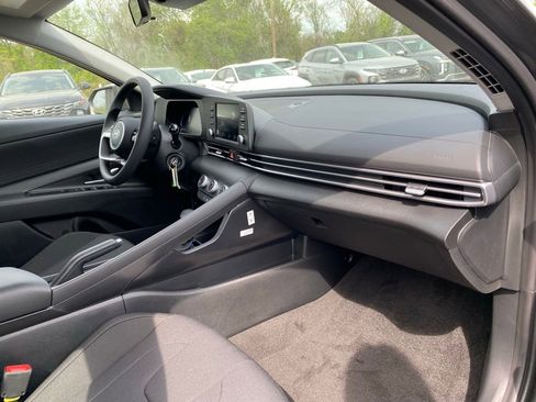 New 2026 Hyundai Elantra SE FWD image 34