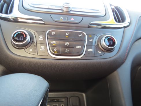 Used 2024 Chevrolet Equinox RS FWD image 20