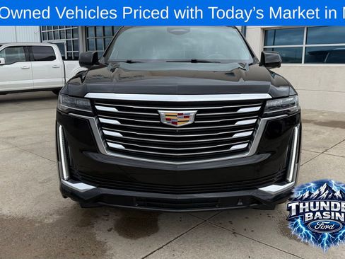 Used 2021 Cadillac Escalade Premium Luxury Platinum w/ Heavy-Duty Trailer Package AWD/4WD image 2