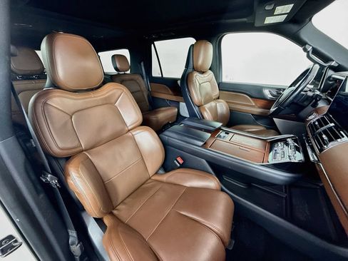 Used 2022 Lincoln Navigator L Reserve AWD/4WD image 30
