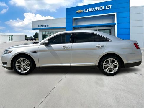 Used 2018 Ford Taurus SEL image 8