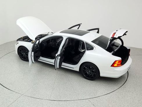 Used 2019 Volvo S90 T5 Momentum image 24