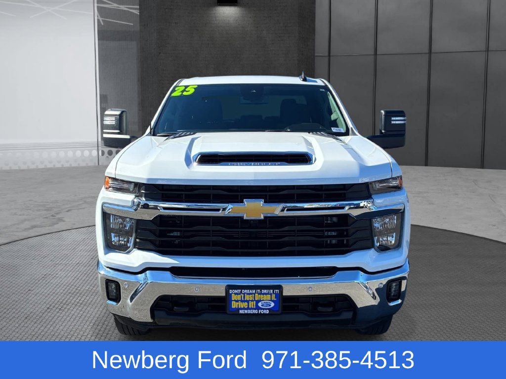 Used 2025 Chevrolet Silverado 2500 LT w/ Safety Package AWD/4WD image 2