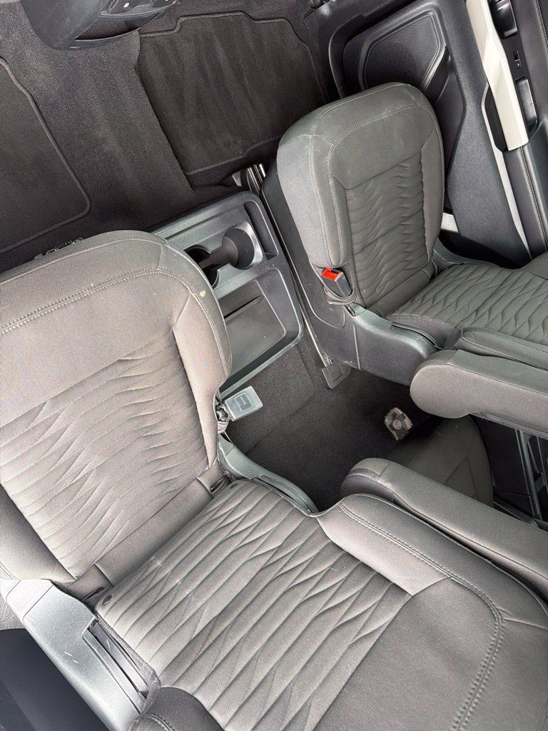 Used 2021 Ford Explorer XLT AWD/4WD image 15