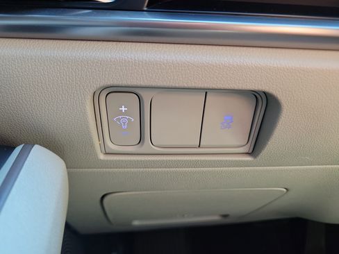 Certified 2025 Kia Sorento S w/ Panoramic Sunroof Package FWD image 25